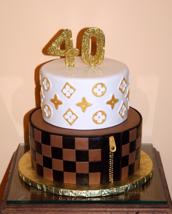 Louis Vuitton 40th birthday cake  40th birthday cakes, Louis vuitton cake,  Cake